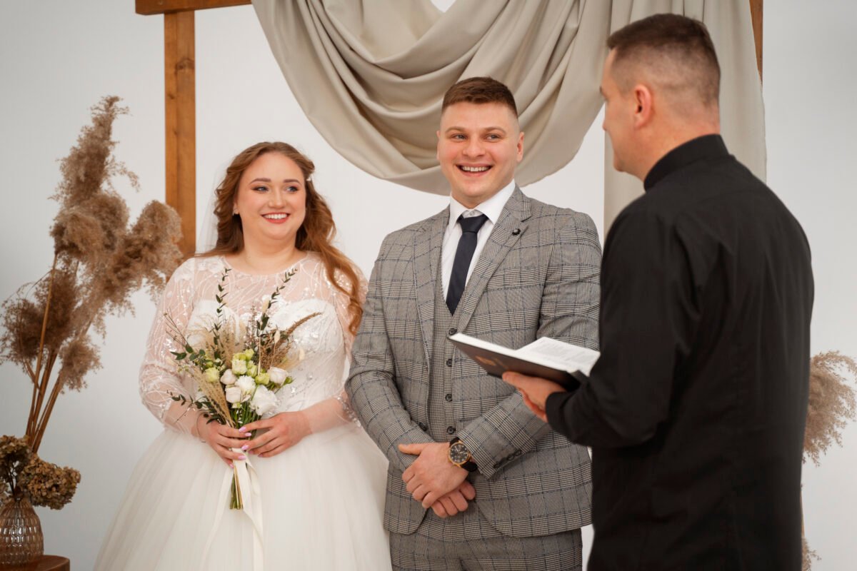 What Is a Wedding Officiant?